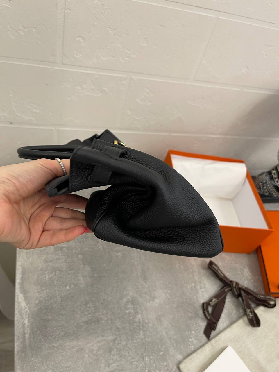 Коллекционная сумка Birkin женская 25 см, Hermes BP-46992, из кожи Fjord Коллекционная сумка Birkin женская 25 см, Hermes BP-46992, из кожи Fjord