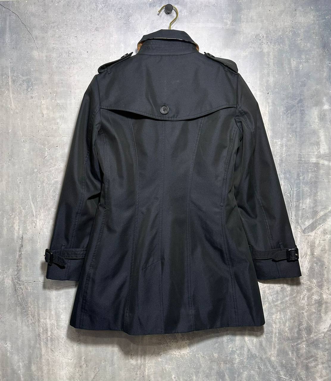 Трендовый плащ Burberry BP-39193 Трендовый плащ Burberry BP-39193