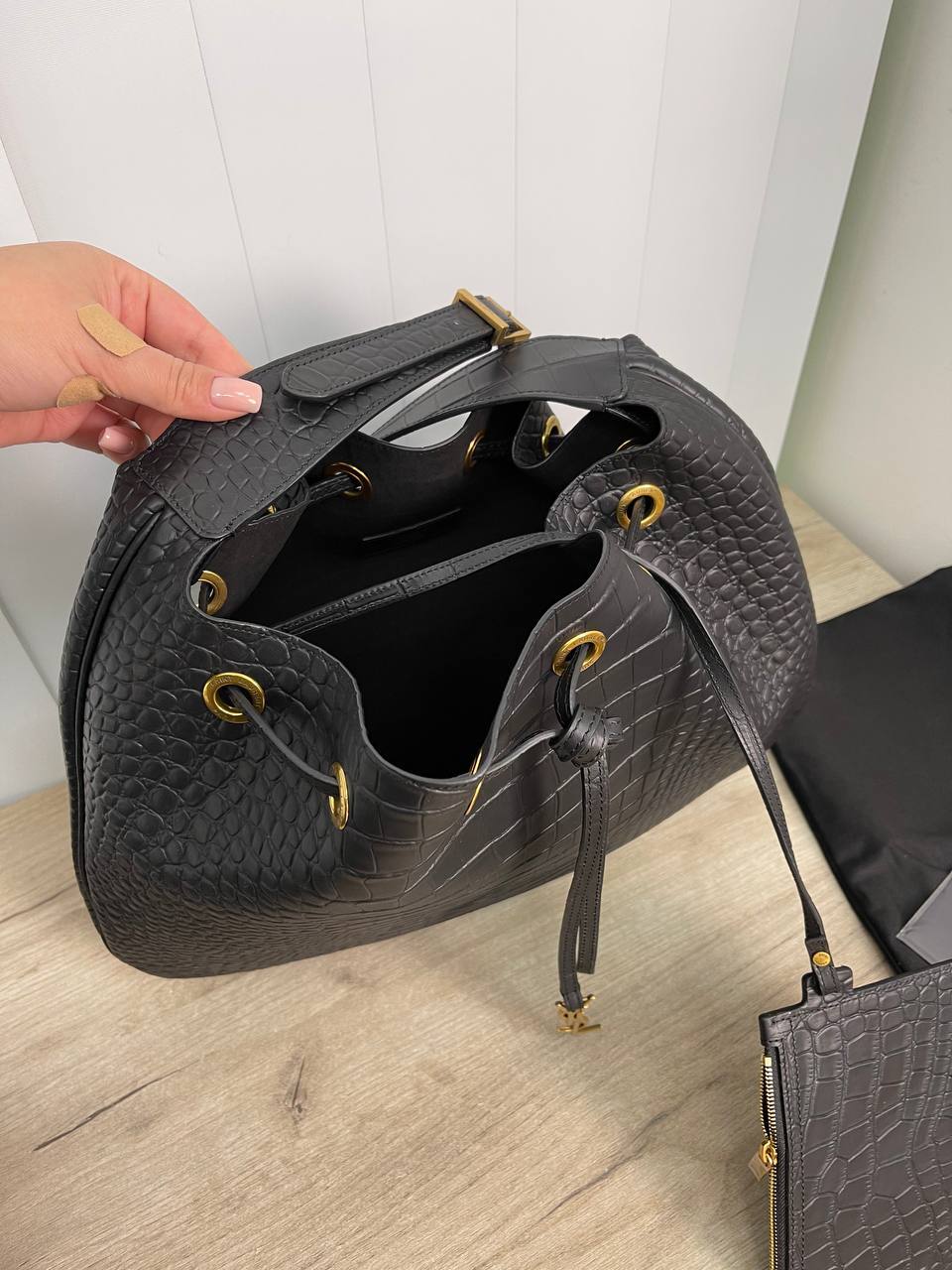 Женская элитная сумка черная Yves Saint Laurent BP-24680 Женская элитная сумка черная Yves Saint Laurent BP-24680