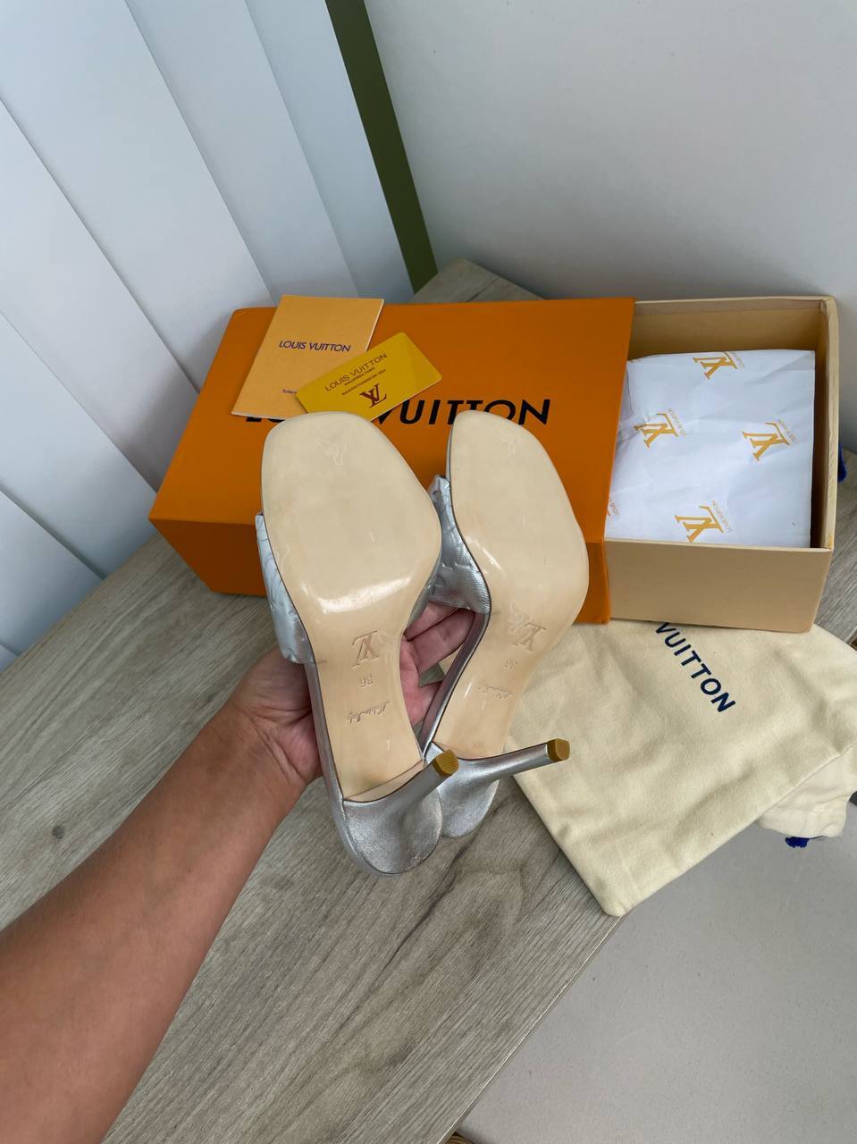 Коллекционные босоножки Louis Vuitton BP-15189 Коллекционные босоножки Louis Vuitton BP-15189