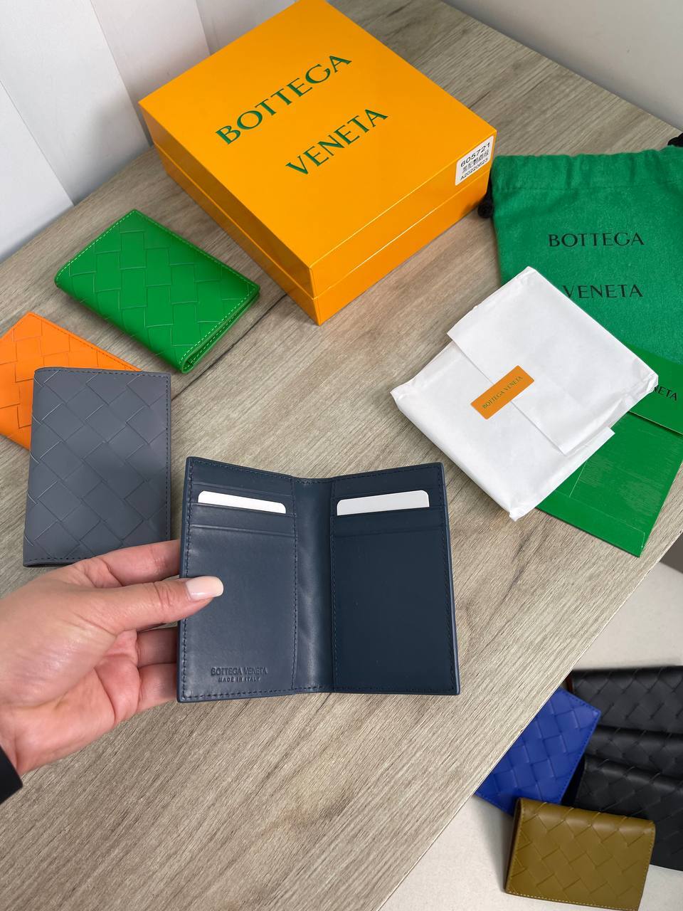 Премиум картхолдер Bottega Veneta BP-22600 Премиум картхолдер Bottega Veneta BP-22600