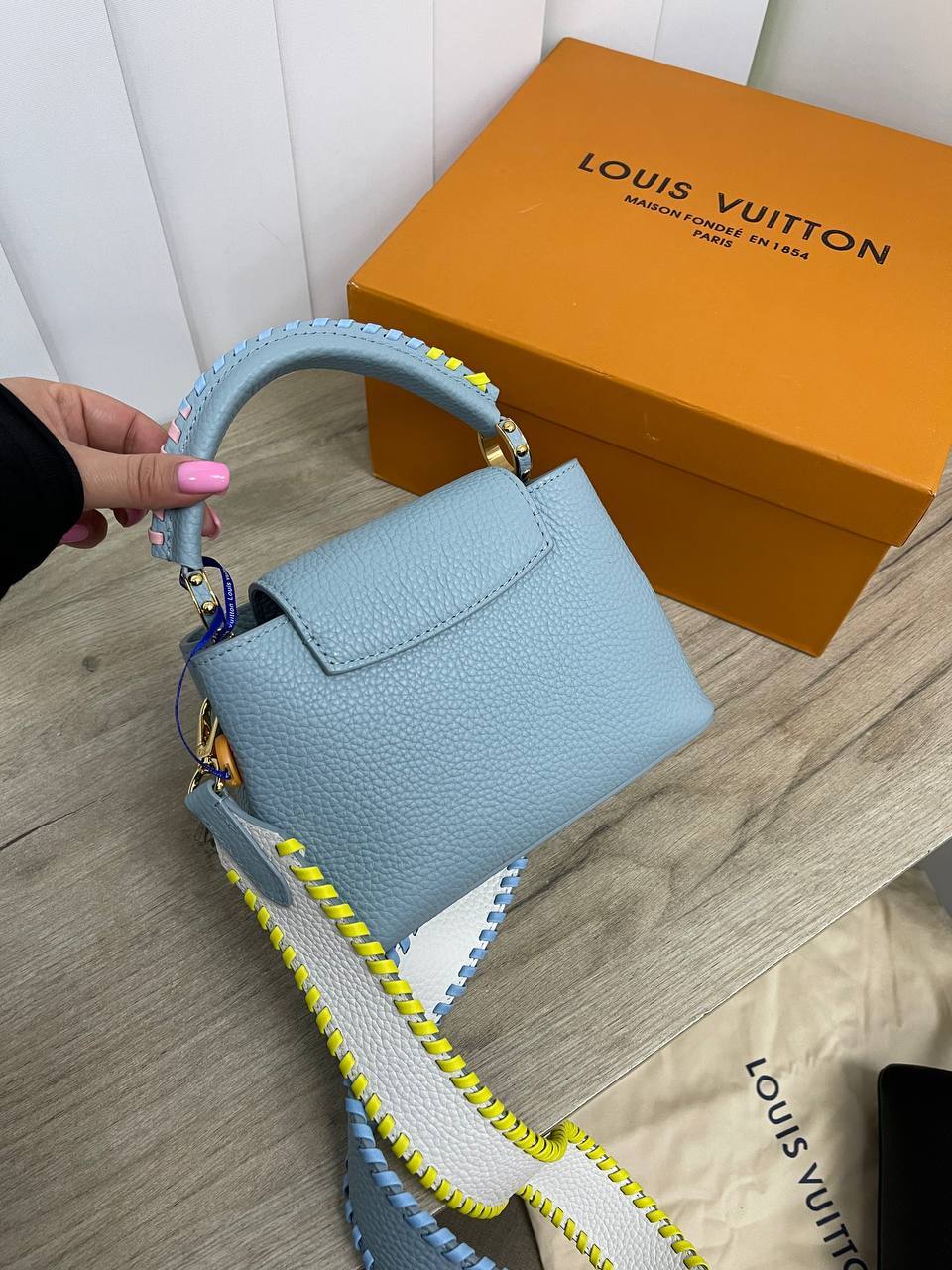 Элитная женская сумка Capucines 20 см Louis Vuitton BP-29494 Элитная женская сумка Capucines 20 см Louis Vuitton BP-29494