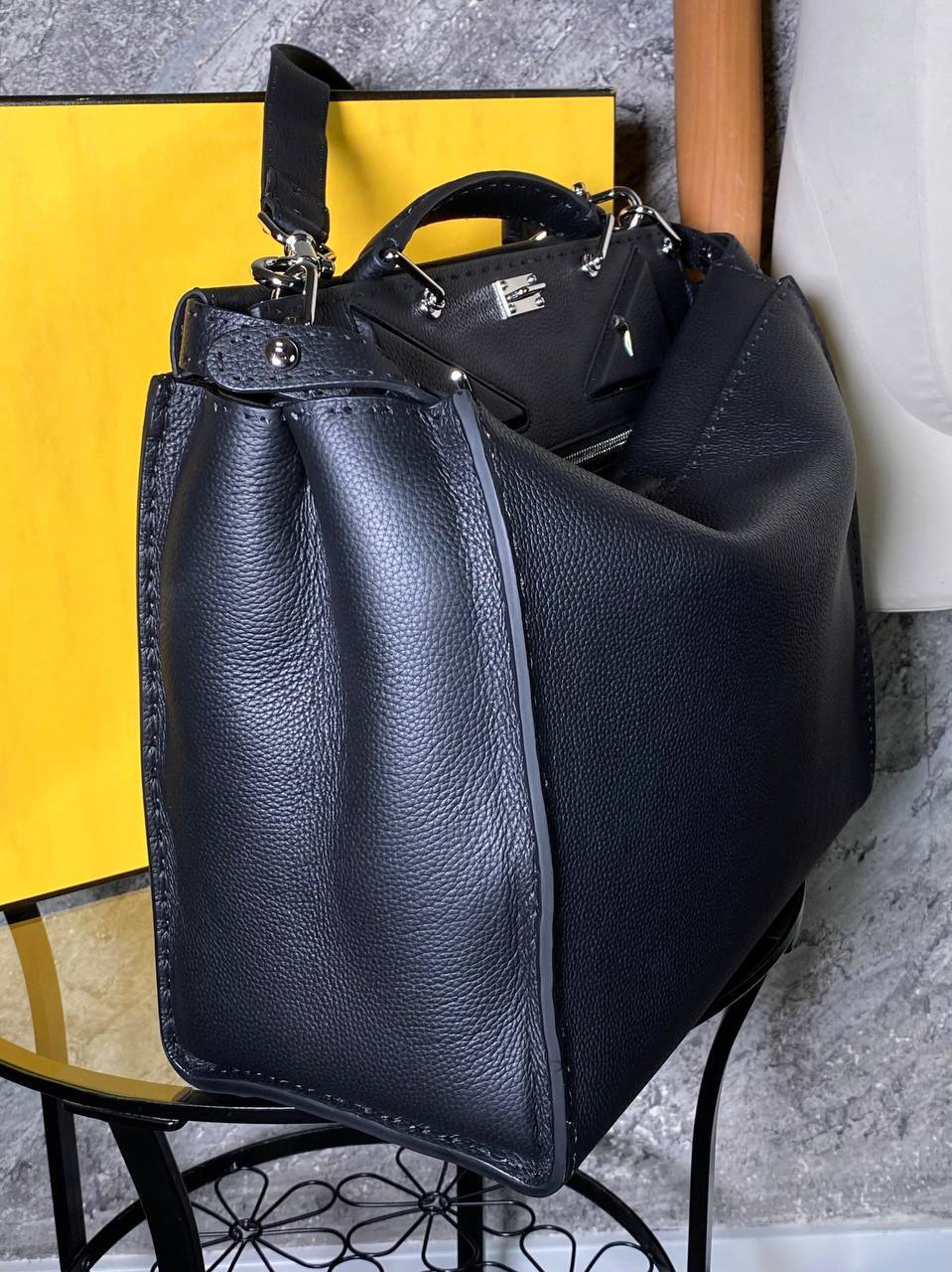 Уникальный портфель Fendi BP-45356 Уникальный портфель Fendi BP-45356