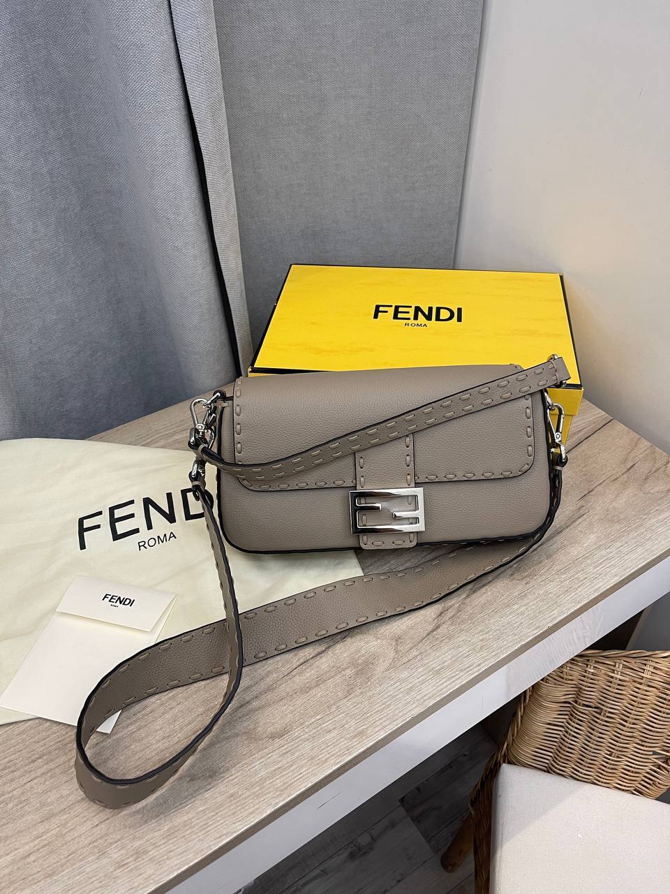 Повседневная сумка женская Fendi BP-52010 Повседневная сумка женская Fendi BP-52010