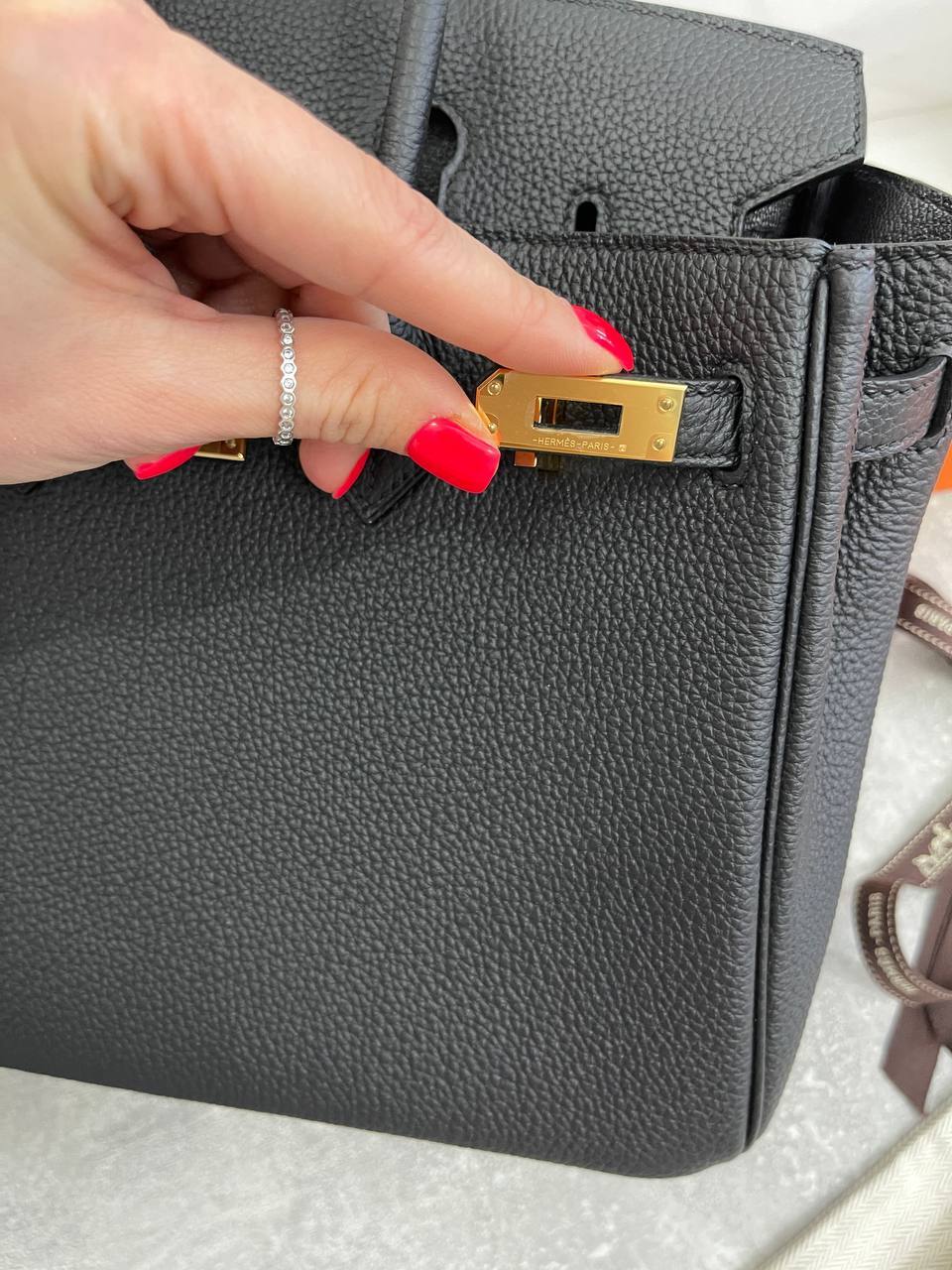 Коллекционная сумка Birkin женская 25 см, Hermes BP-46992, из кожи Fjord Коллекционная сумка Birkin женская 25 см, Hermes BP-46992, из кожи Fjord