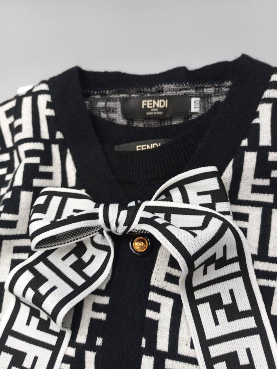 Комплект модный Fendi BP-17569 Комплект модный Fendi BP-17569