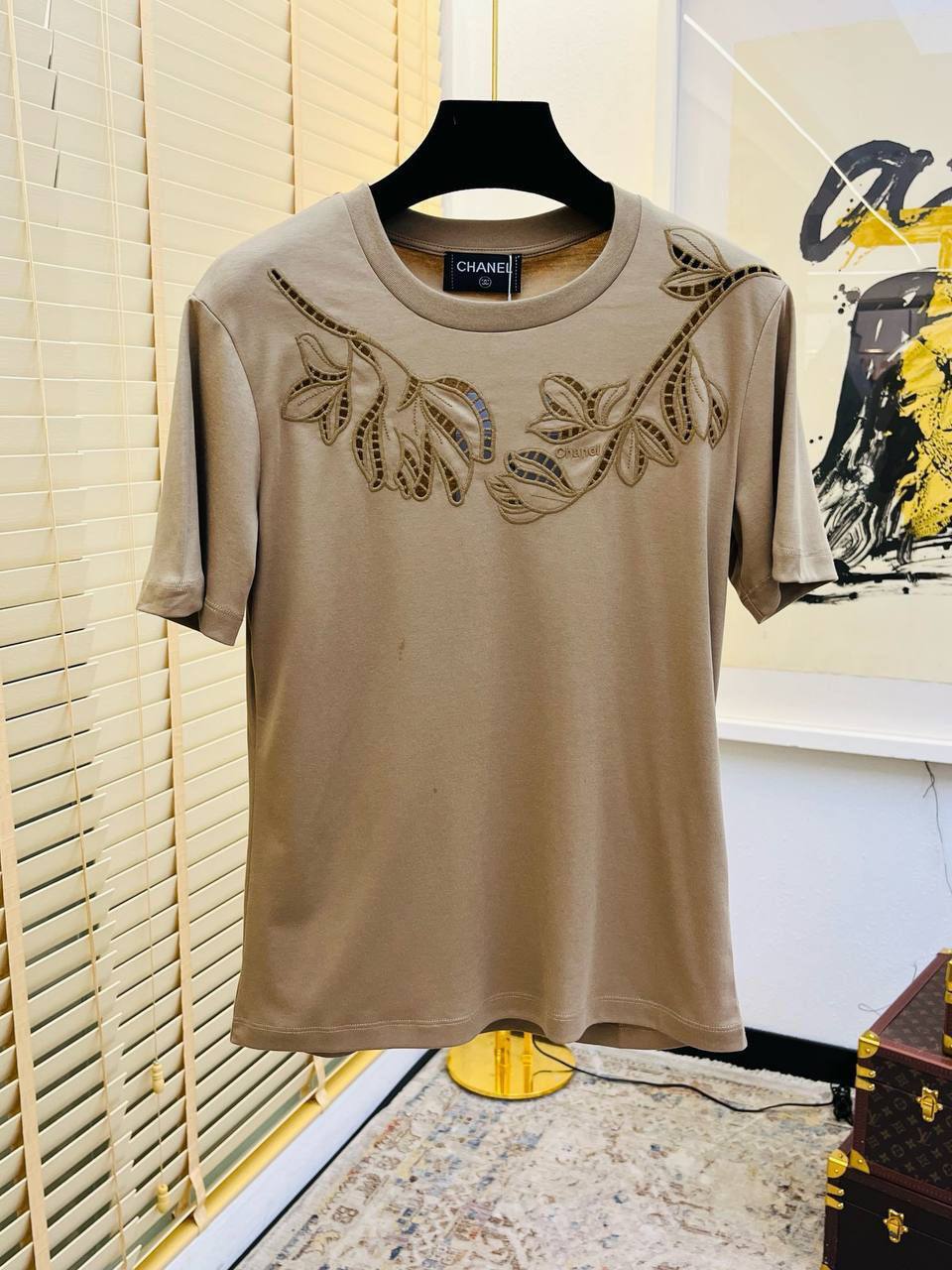 Chanel BP-48448 трендовая коллекционная футболка Chanel BP-48448 трендовая коллекционная футболка