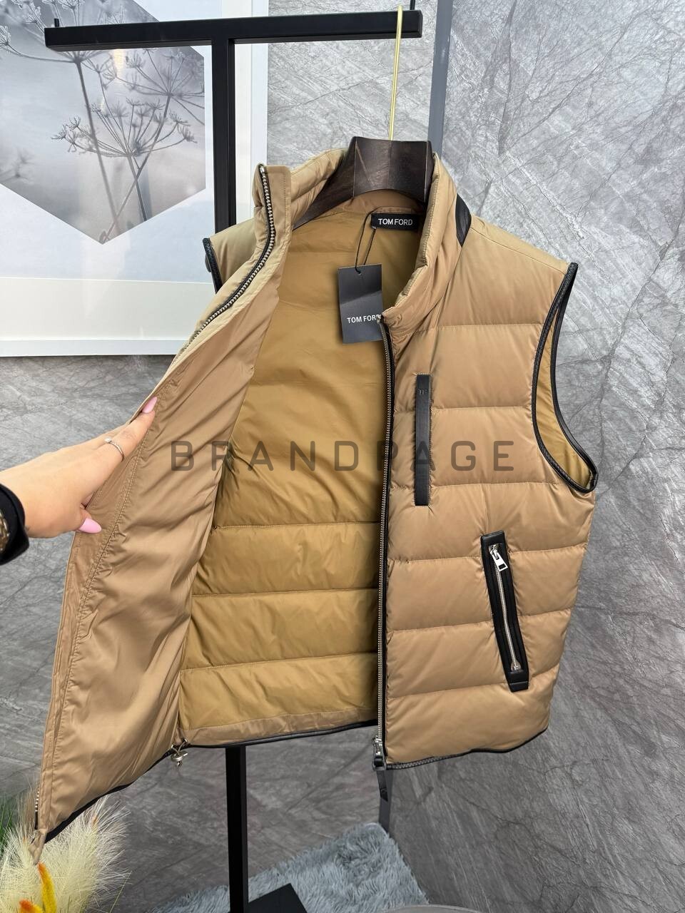 Жилет нейлоновый Tom Ford BPLUX5591 Жилет нейлоновый Tom Ford BPLUX5591