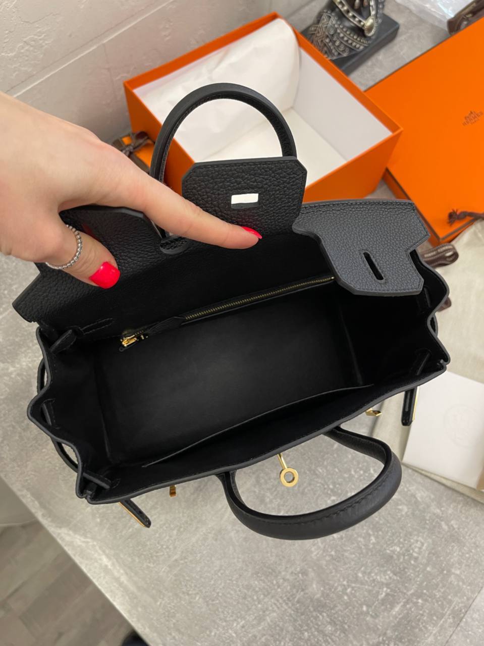 Коллекционная сумка Birkin женская 25 см, Hermes BP-46992, из кожи Fjord Коллекционная сумка Birkin женская 25 см, Hermes BP-46992, из кожи Fjord