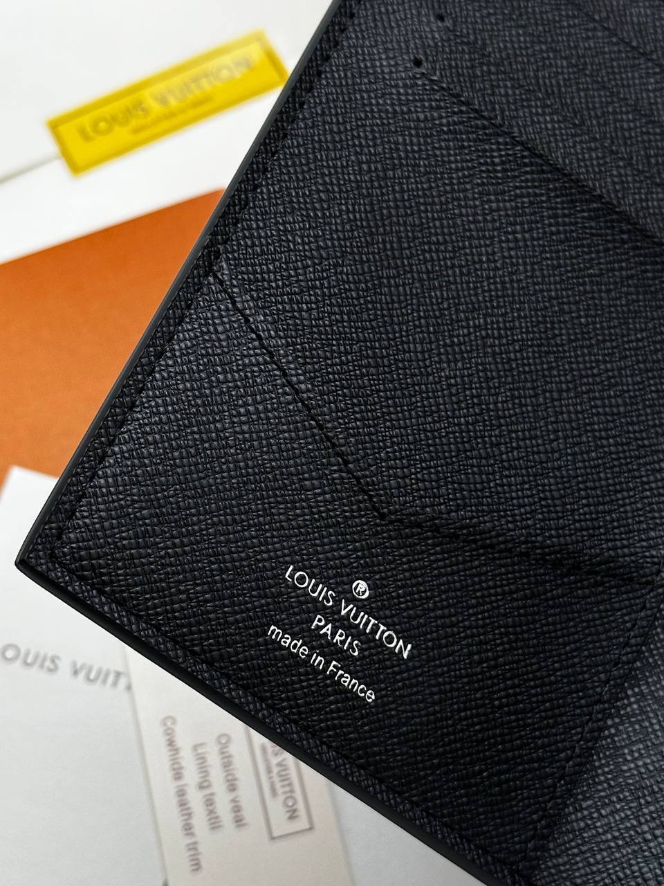 Черно-серая обложка для паспорта Louis Vuitton BP-32595 Черно-серая обложка для паспорта Louis Vuitton BP-32595