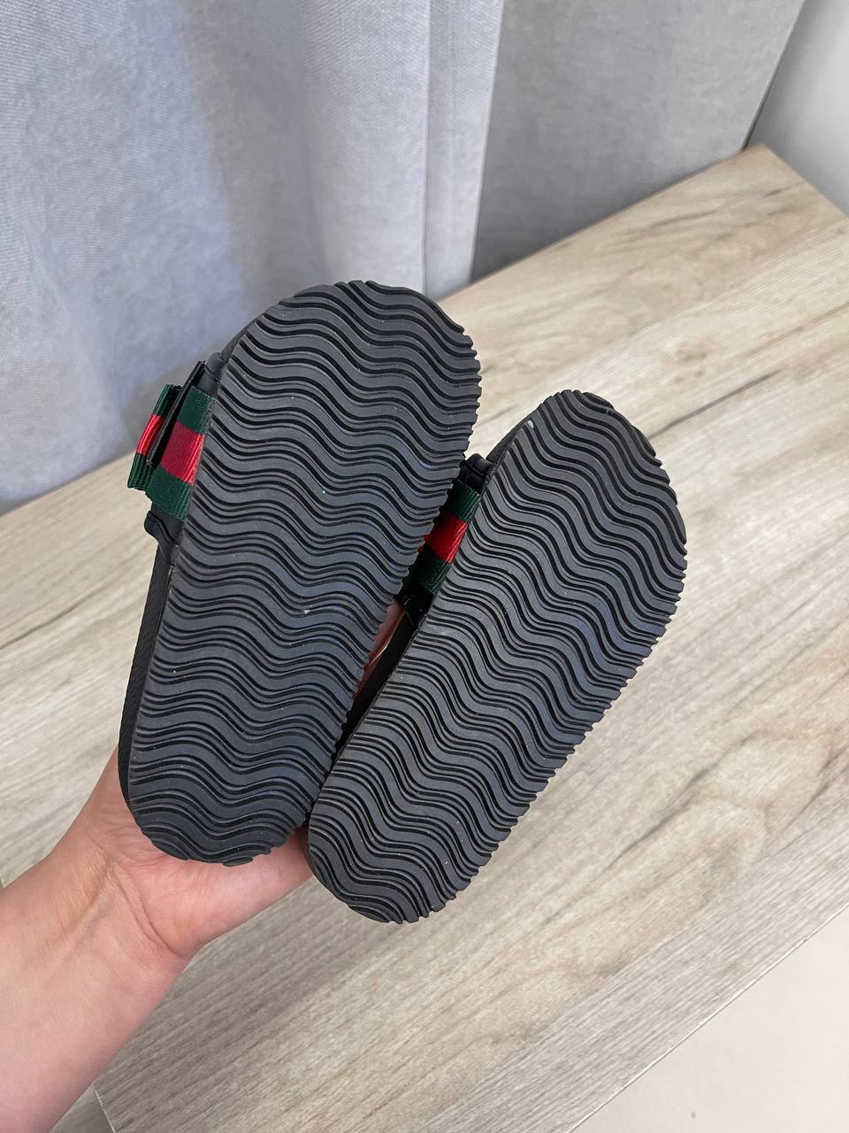 Шлепанцы дизайнерские Gucci BP-52182 Шлепанцы дизайнерские Gucci BP-52182