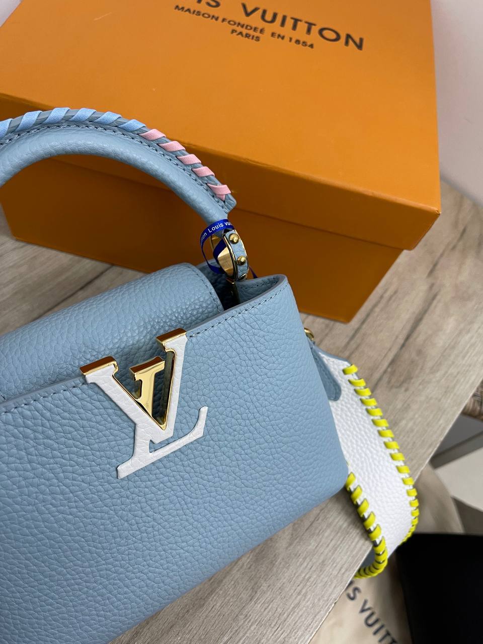 Элитная женская сумка Capucines 20 см Louis Vuitton BP-29494 Элитная женская сумка Capucines 20 см Louis Vuitton BP-29494