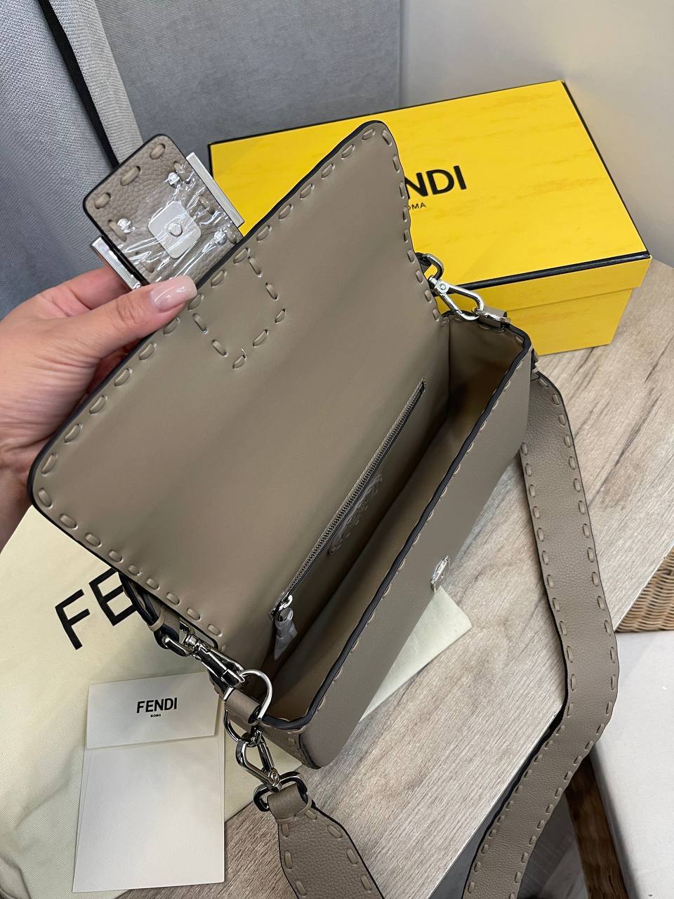 Повседневная сумка женская Fendi BP-52010 Повседневная сумка женская Fendi BP-52010