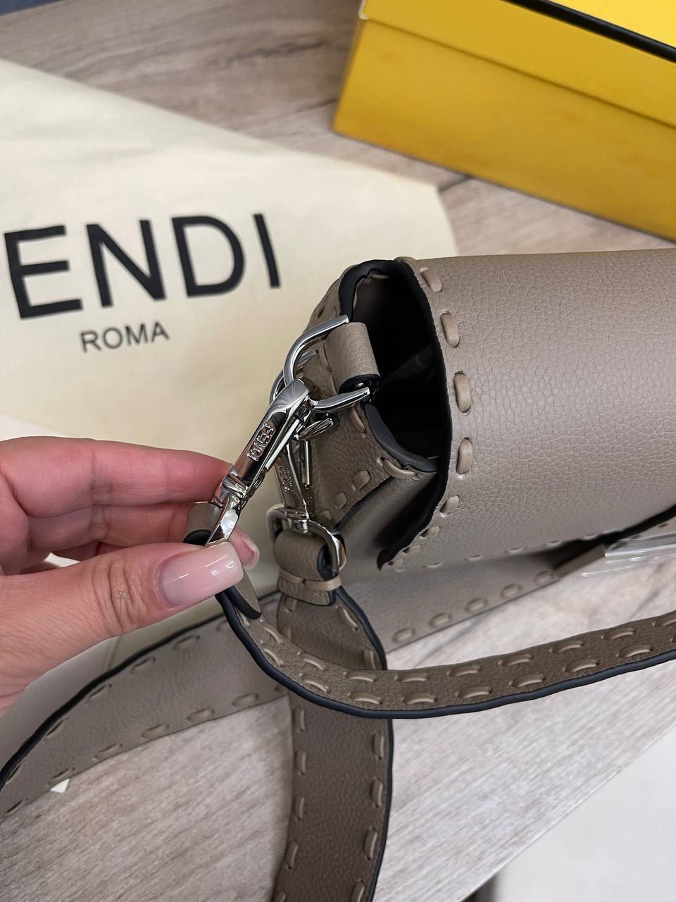 Повседневная сумка женская Fendi BP-52010 Повседневная сумка женская Fendi BP-52010