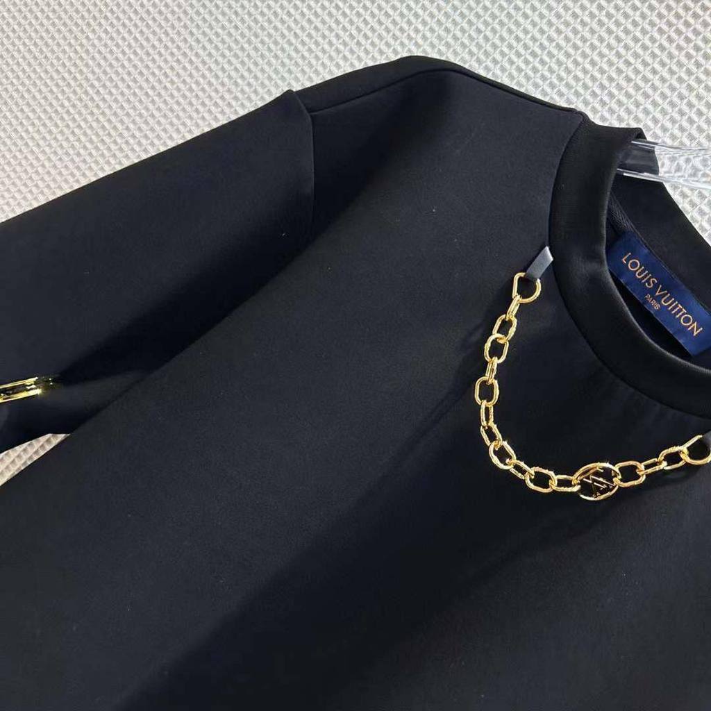 Кроп-топ Louis Vuitton BP-38635 с кнопками Кроп-топ Louis Vuitton BP-38635 с кнопками