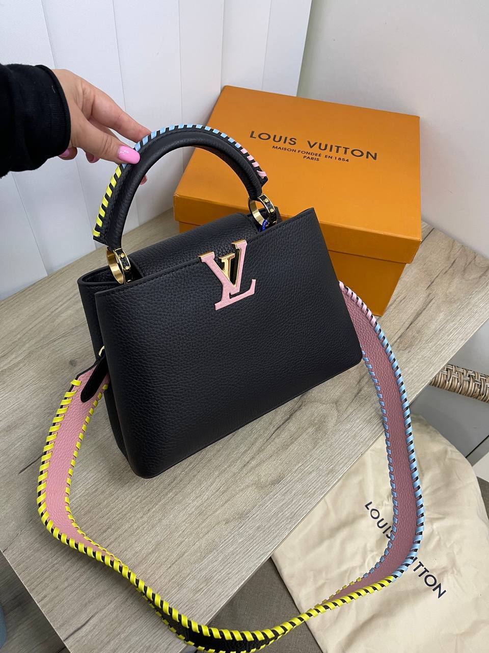 Коллекционная сумка женская Capucines 27 см Louis Vuitton BP-29493 Коллекционная сумка женская Capucines 27 см Louis Vuitton BP-29493