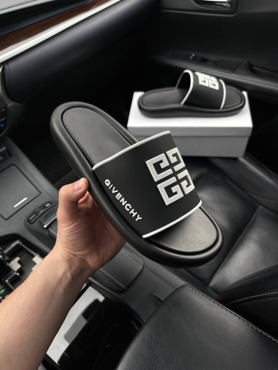 Эксклюзивные шлёпанцы Givenchy BP-14160 Эксклюзивные шлёпанцы Givenchy BP-14160