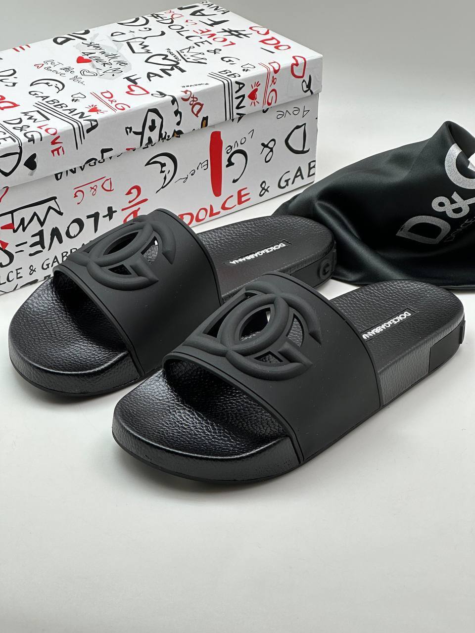 Премиальные шлёпанцы Dolce & Gabbana BP-26459 Премиальные шлёпанцы Dolce & Gabbana BP-26459