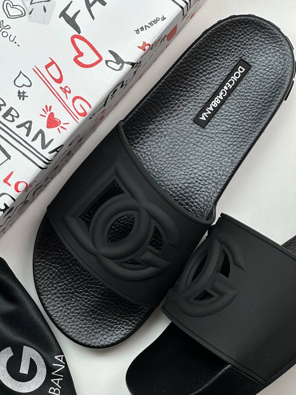 Премиальные шлёпанцы Dolce & Gabbana BP-26459 Премиальные шлёпанцы Dolce & Gabbana BP-26459