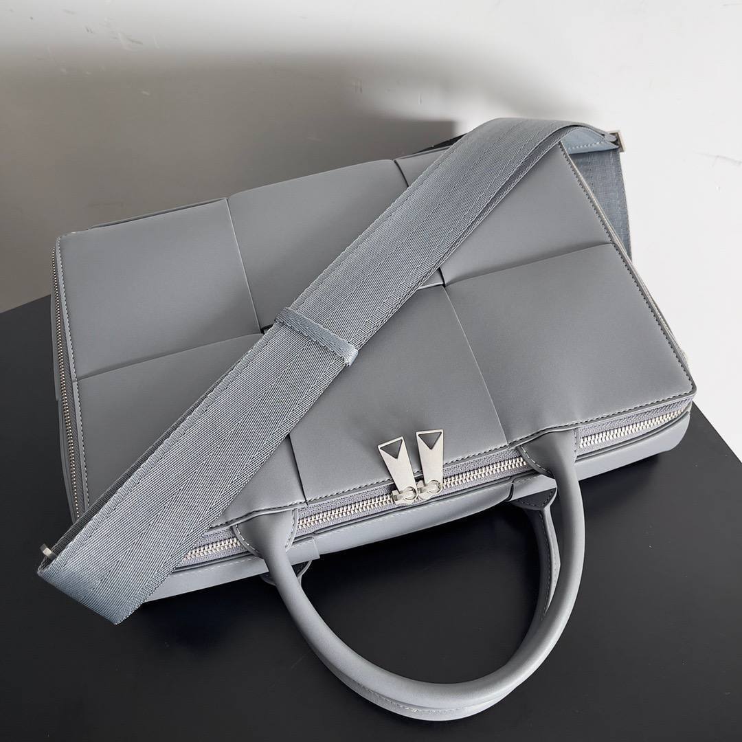 Портфель Bottega Veneta стильный BP-37280 Портфель Bottega Veneta стильный BP-37280