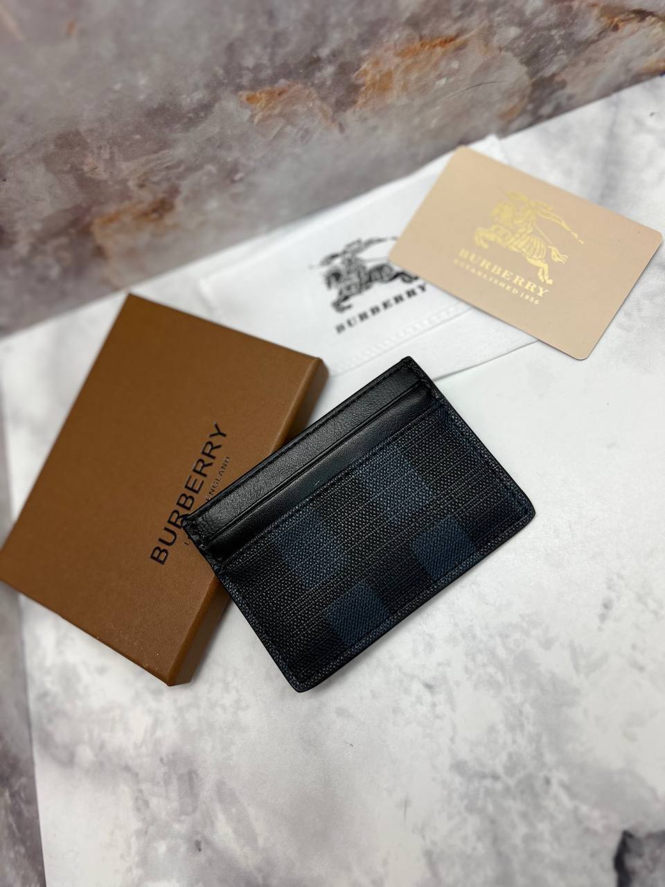 Двухцветный картхолдер Burberry черно-синий BP-32179 Двухцветный картхолдер Burberry черно-синий BP-32179