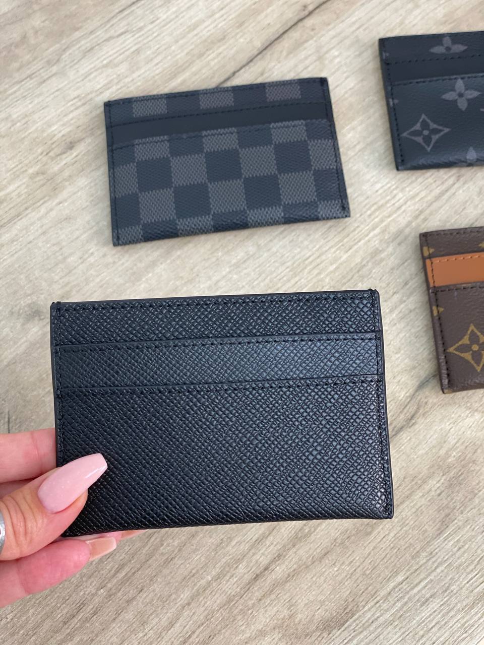 Louis Vuitton черный картхолдер BP-19677 Louis Vuitton черный картхолдер BP-19677