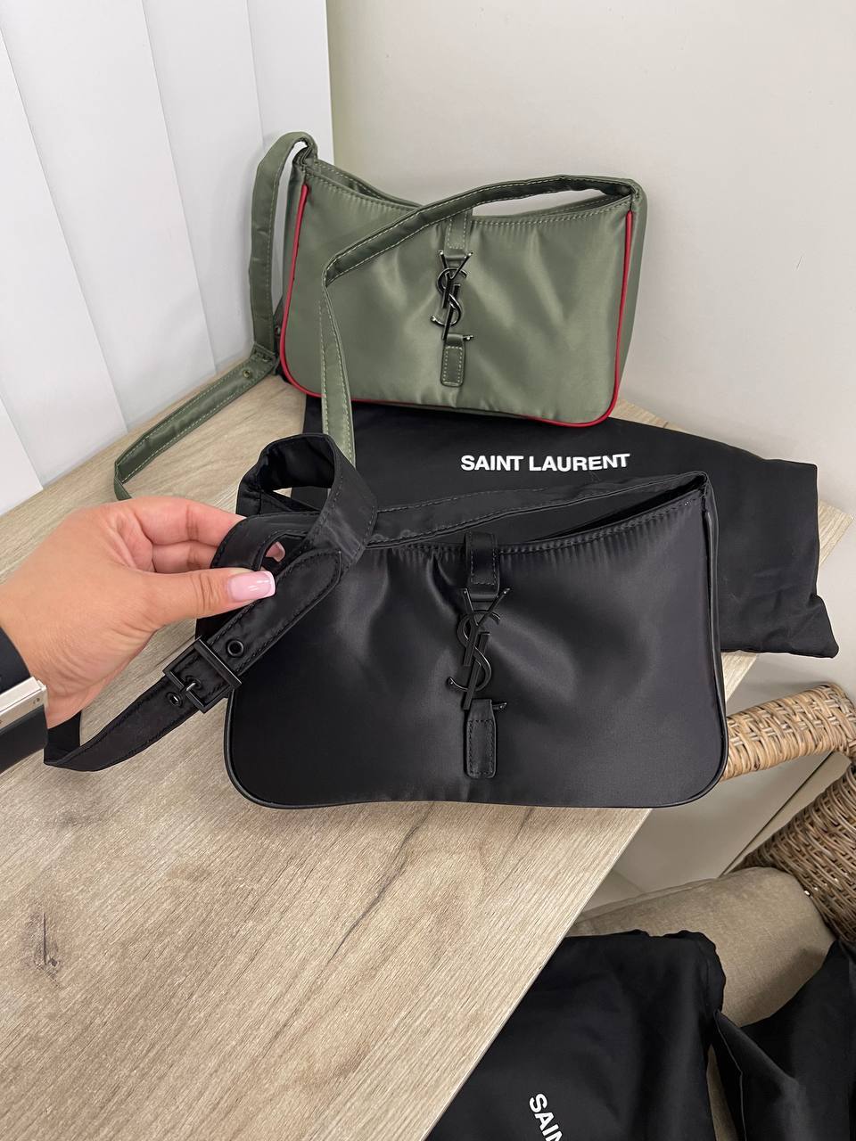 Сумка коллекционная женская Yves Saint Laurent BP-36215 Сумка коллекционная женская Yves Saint Laurent BP-36215