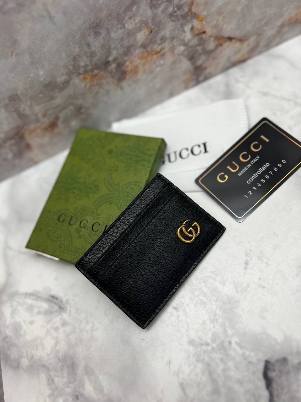 Картхолдер Gucci с золотистым лого BP-32180 Картхолдер Gucci с золотистым лого BP-32180
