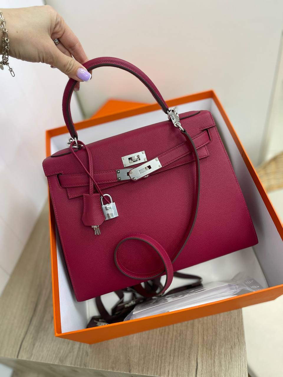 Сумка женская Kelly, коллекционная, PHW, 28 Hermes BP-32777 Сумка женская Kelly, коллекционная, PHW, 28 Hermes BP-32777