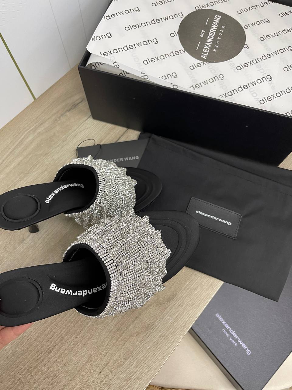 Мюли Amina Muaddi Alexander Wang BP-34780 Мюли Amina Muaddi Alexander Wang BP-34780