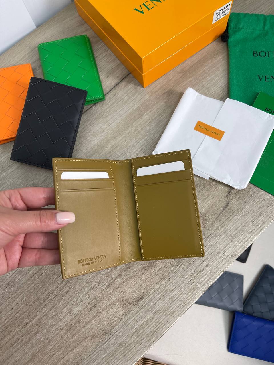 Коллекционный картхолдер Bottega Veneta BP-22607 Коллекционный картхолдер Bottega Veneta BP-22607
