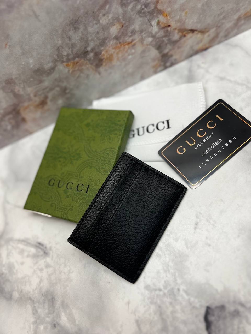 Картхолдер Gucci с золотистым лого BP-32180 Картхолдер Gucci с золотистым лого BP-32180