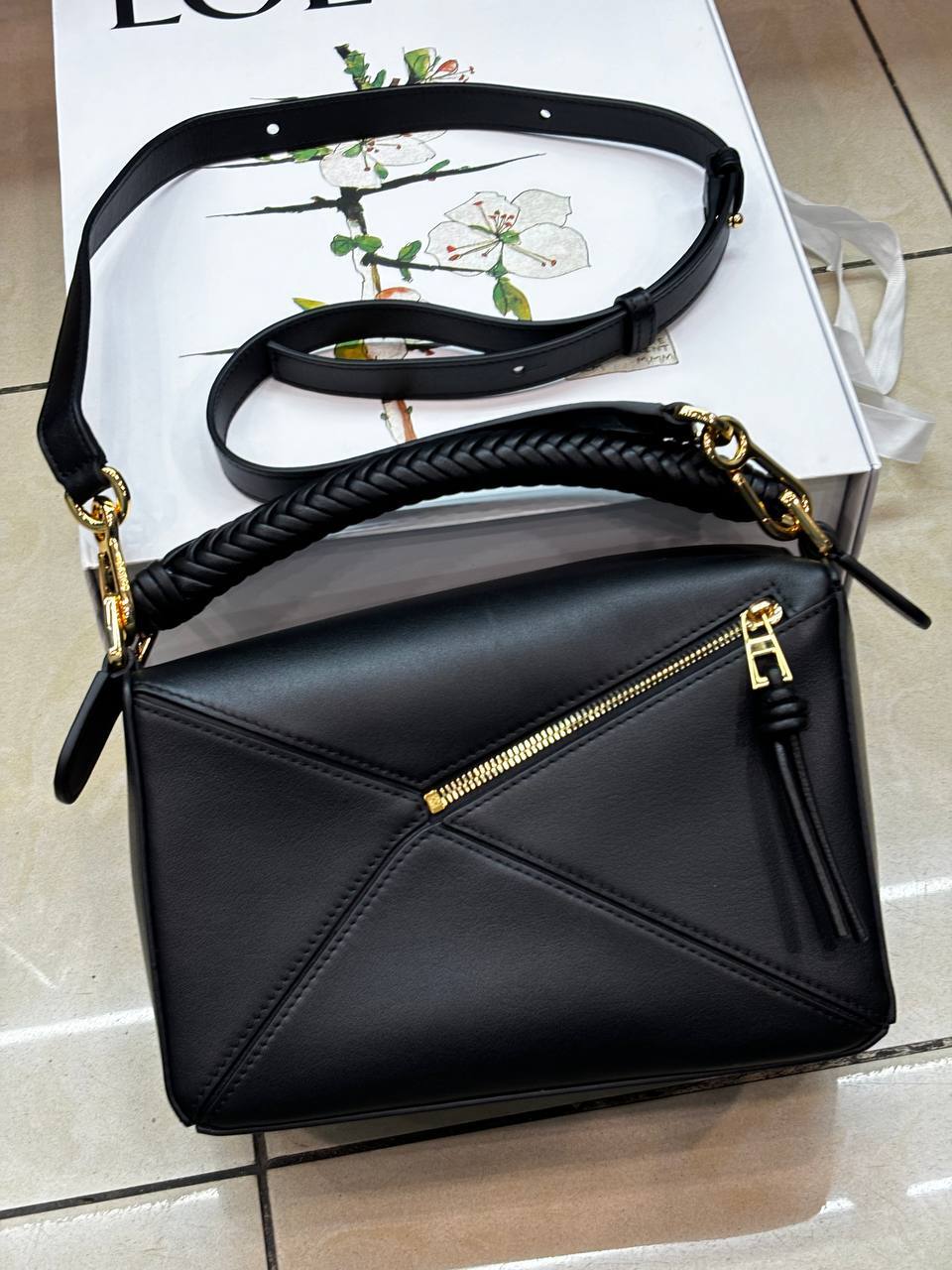 Сумка черная через плечо Loewe BP-41581186 Сумка черная через плечо Loewe BP-41581186