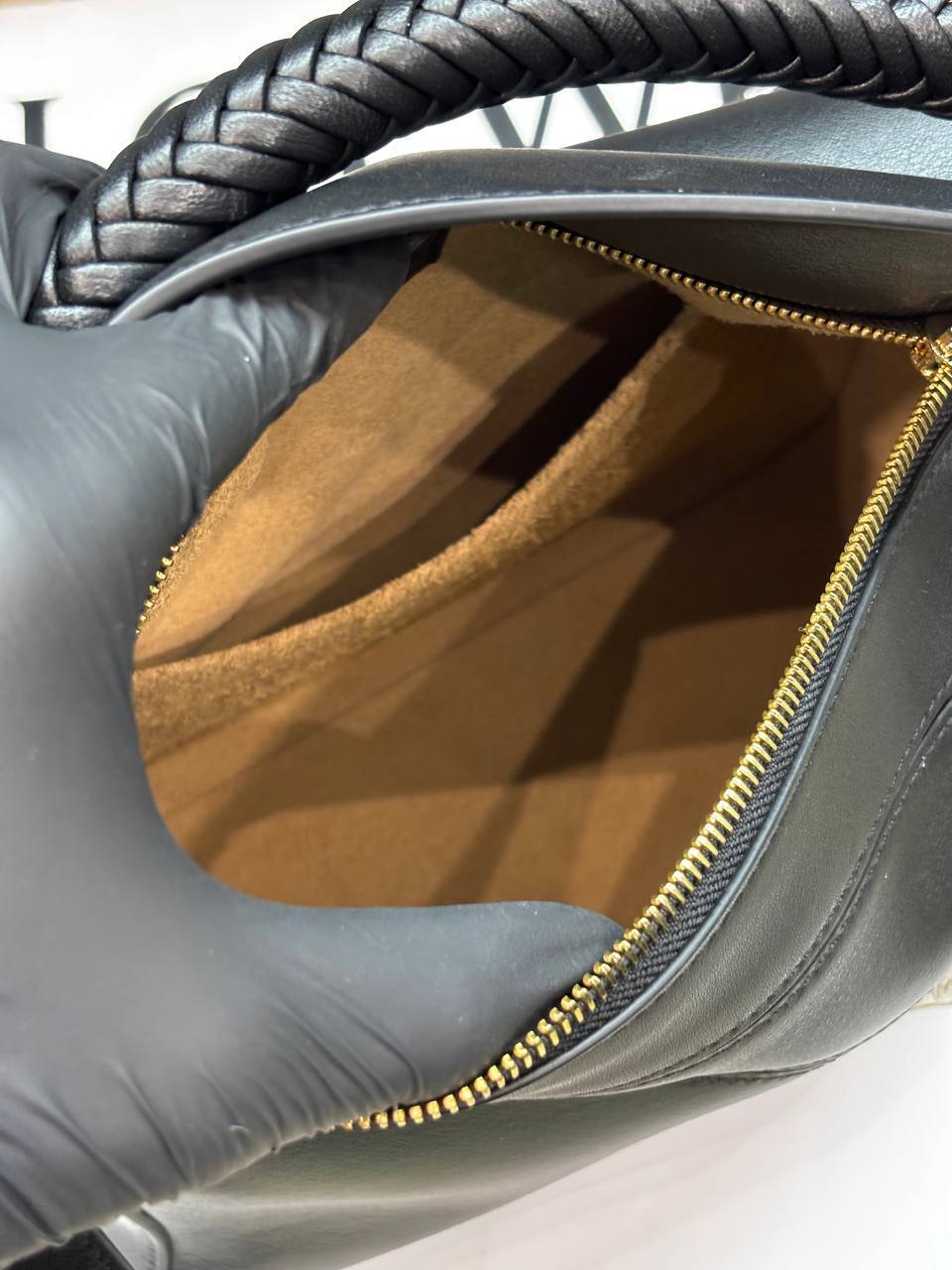 Сумка черная через плечо Loewe BP-41581186 Сумка черная через плечо Loewe BP-41581186