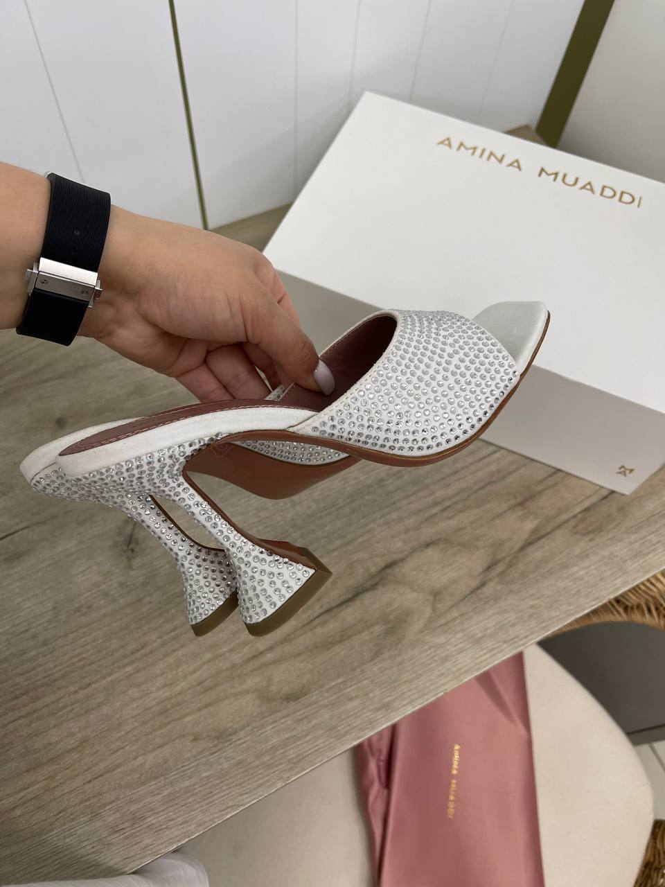 Эксклюзивные мюли Amina Muaddi BP-34779 Эксклюзивные мюли Amina Muaddi BP-34779