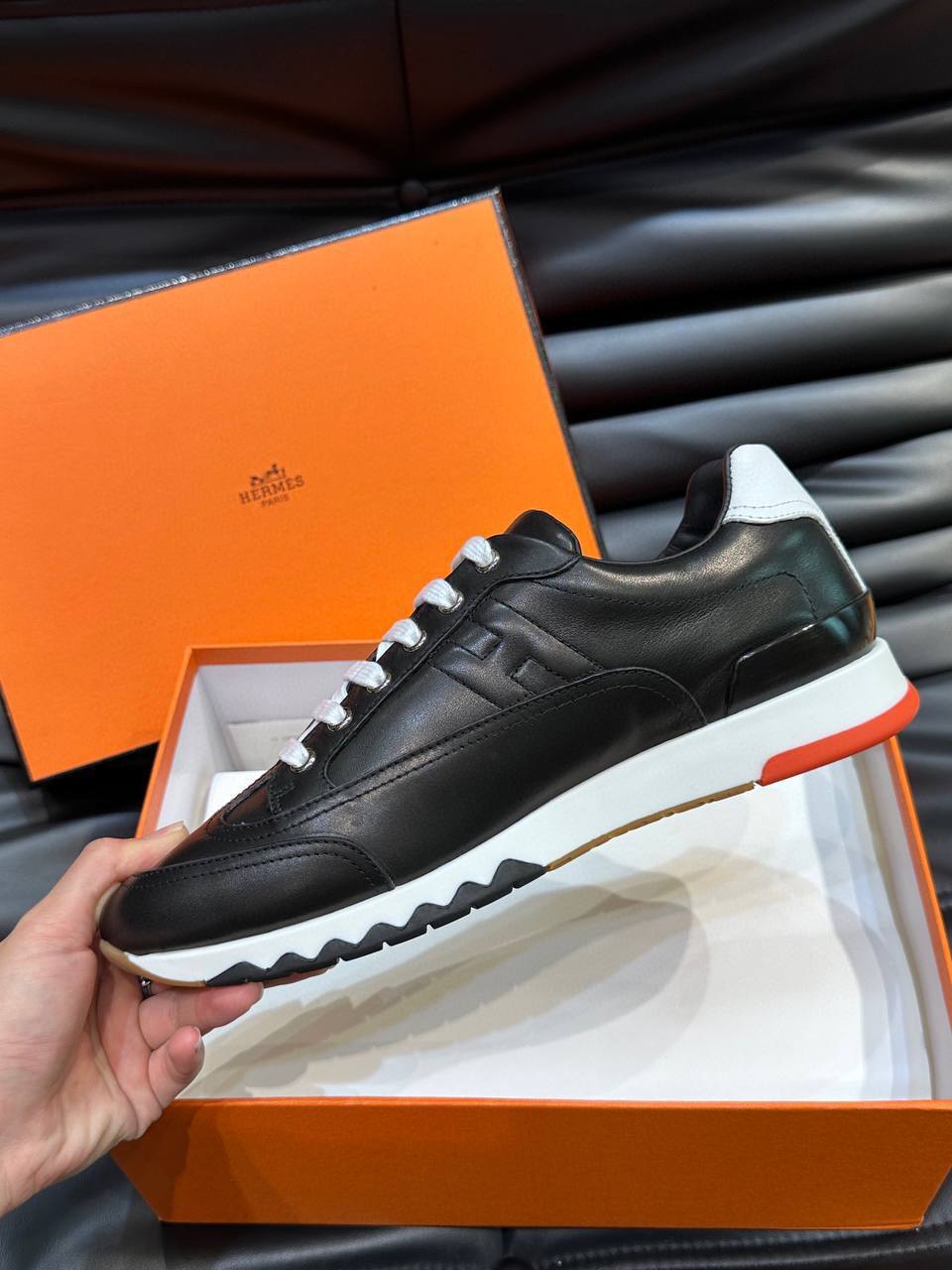 Лимитированные кроссовки черно-белые Hermes BP-746152 Лимитированные кроссовки черно-белые Hermes BP-746152