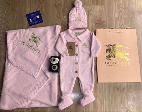 Комплект стильный Burberry BP-24098 Комплект стильный Burberry BP-24098