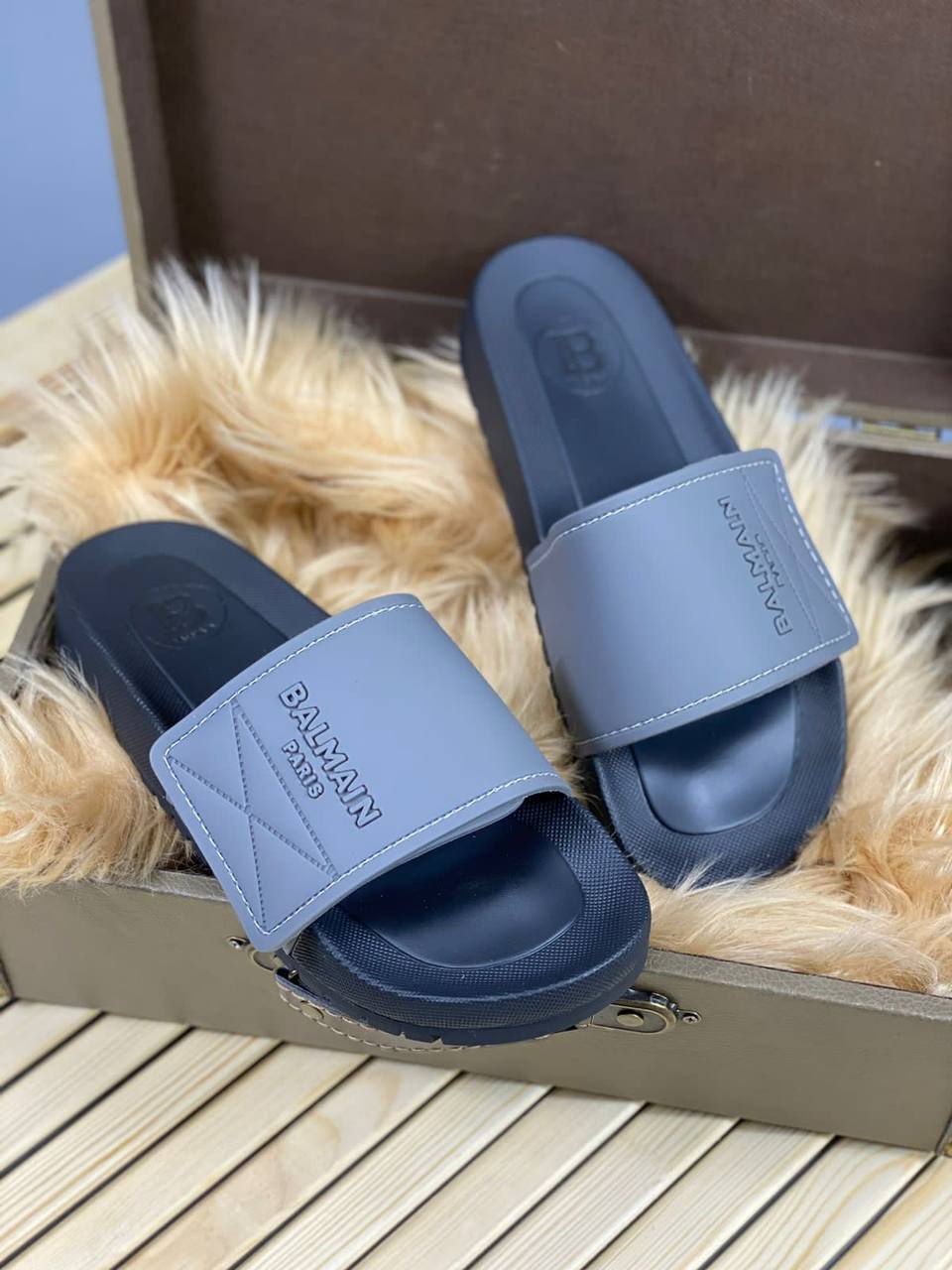 Шлёпанцы эксклюзивные Balmain BP-12983 Шлёпанцы эксклюзивные Balmain BP-12983