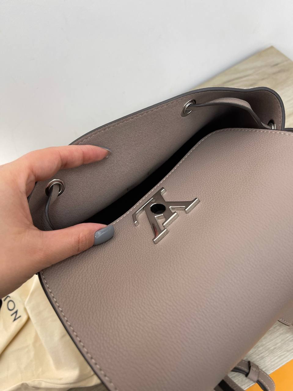 Рюкзак женский LOCKME элитный Louis Vuitton BP-34017 Рюкзак женский LOCKME элитный Louis Vuitton BP-34017