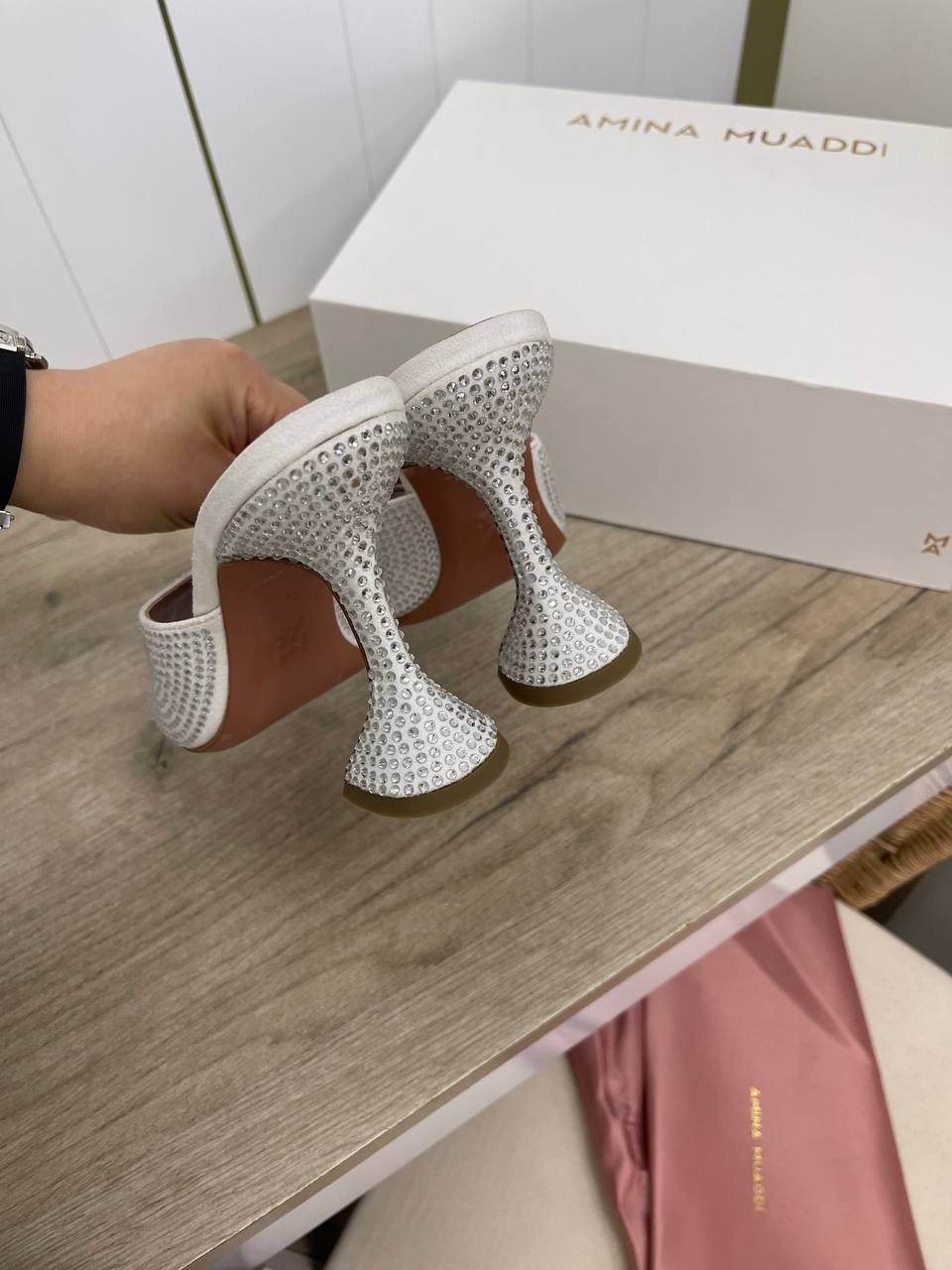 Эксклюзивные мюли Amina Muaddi BP-34779 Эксклюзивные мюли Amina Muaddi BP-34779