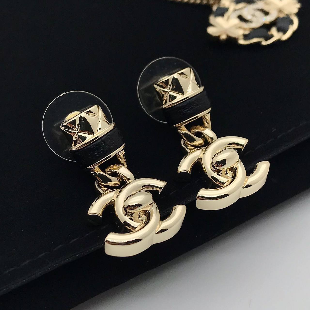 Трендовые серьги Chanel BP-36838 Трендовые серьги Chanel BP-36838