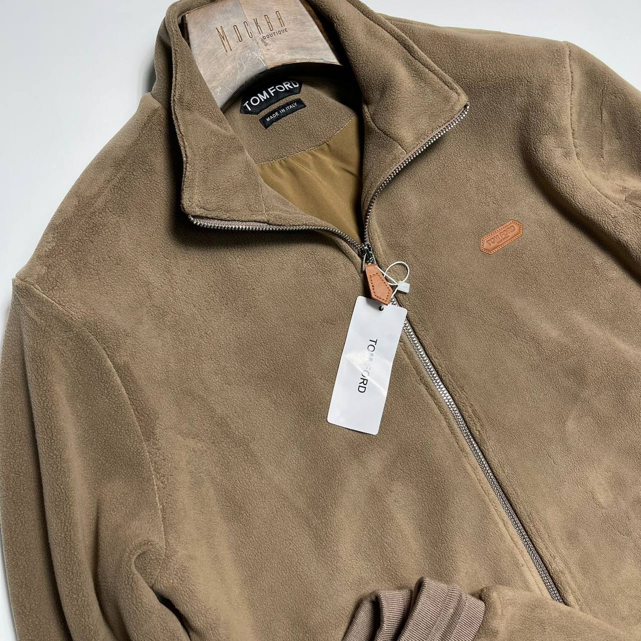 Спортивный костюм Tom Ford BP-45276 Спортивный костюм Tom Ford BP-45276