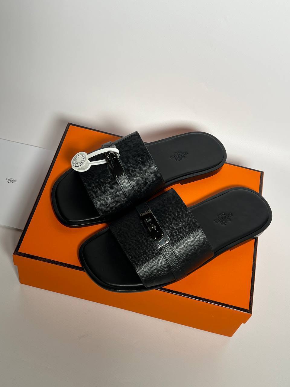 Дизайнерские шлепанцы Hermes BP-37592 Дизайнерские шлепанцы Hermes BP-37592