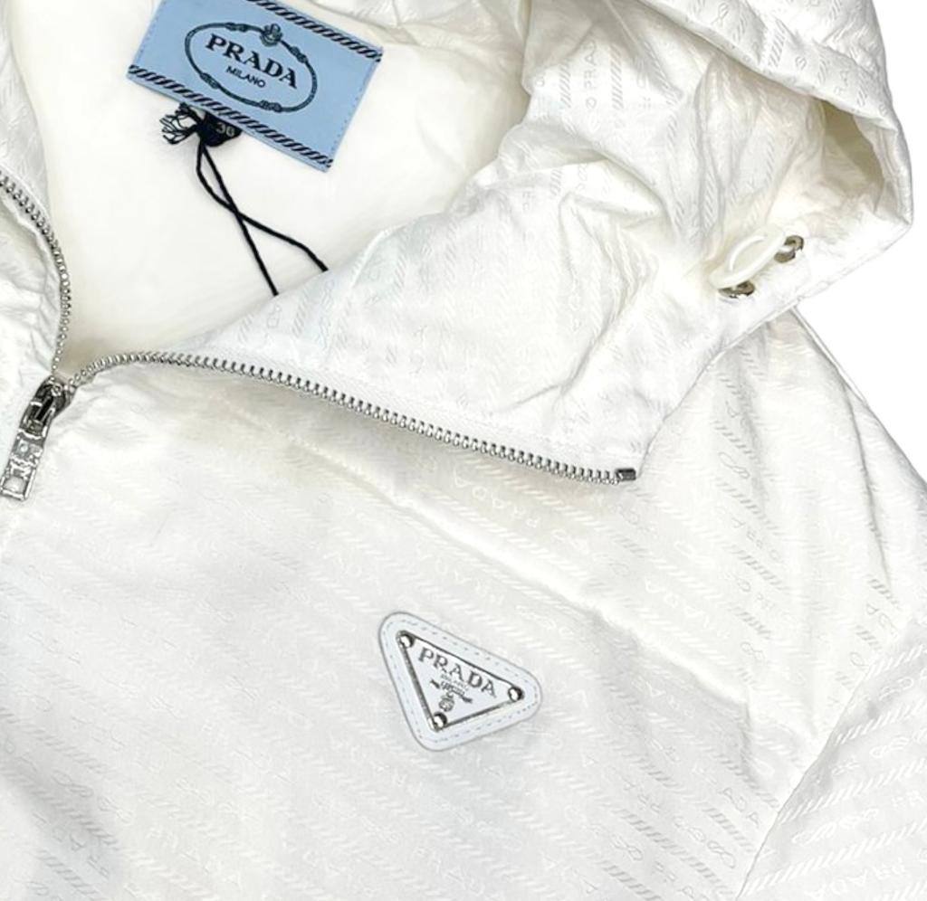 Премиальный пуховик Prada BP-22203 Премиальный пуховик Prada BP-22203