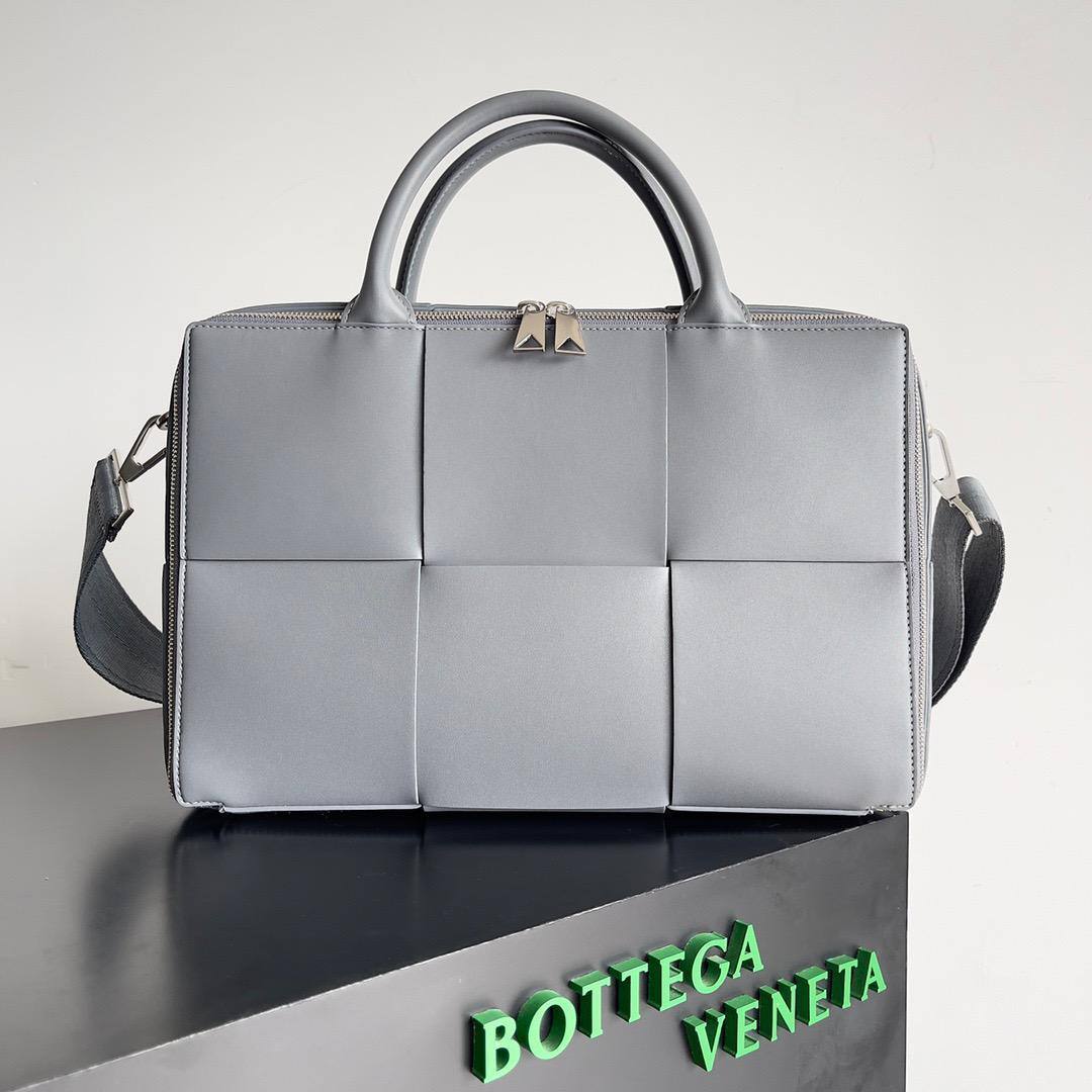 Классический портфель Bottega Veneta BP-40880 Классический портфель Bottega Veneta BP-40880
