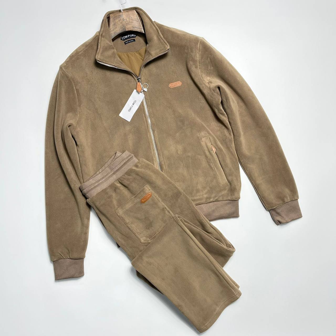 Спортивный костюм Tom Ford BP-45276 Спортивный костюм Tom Ford BP-45276