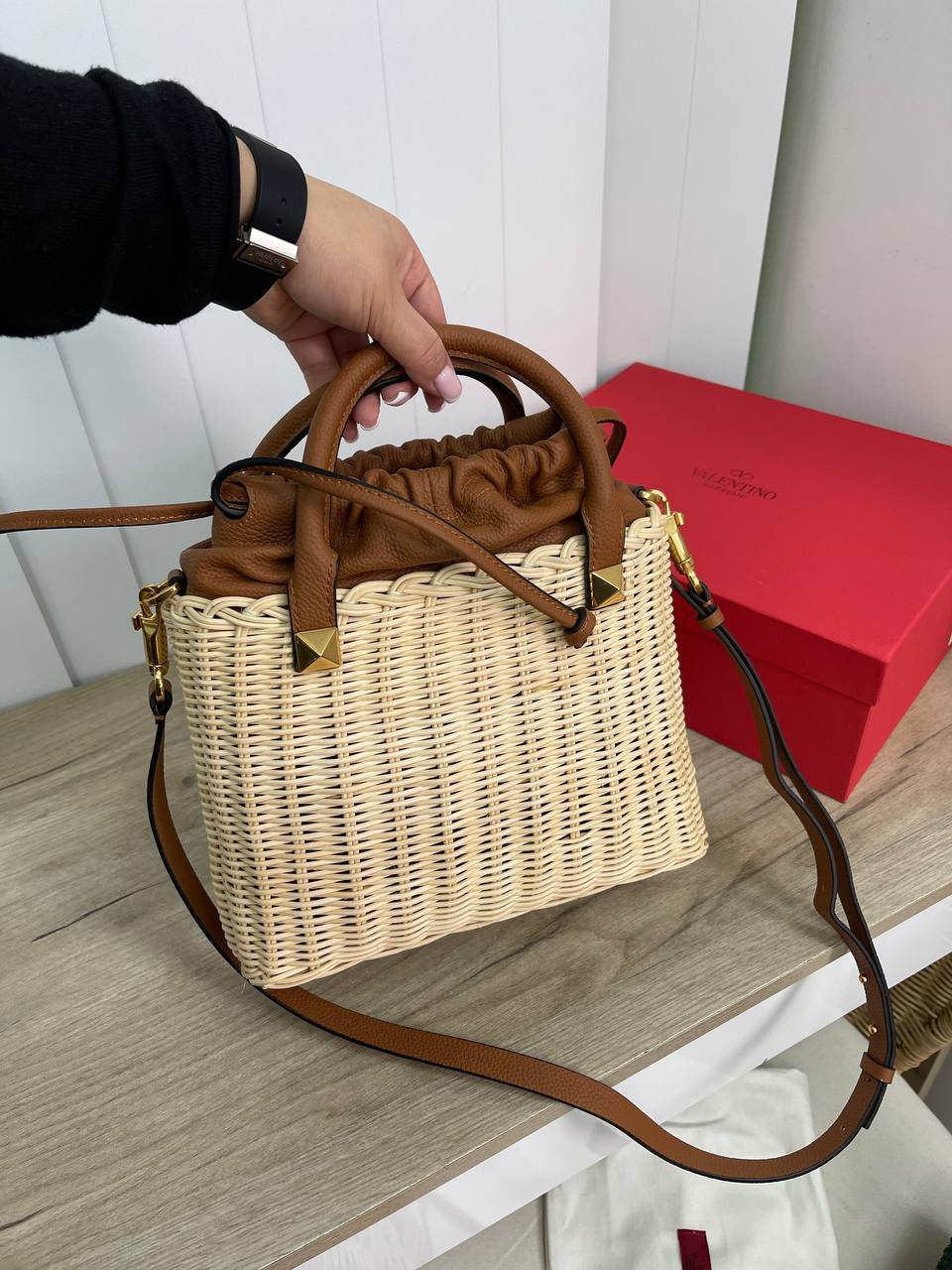 Коллекционная женская сумка песочная Valentino BP-25873 Коллекционная женская сумка песочная Valentino BP-25873