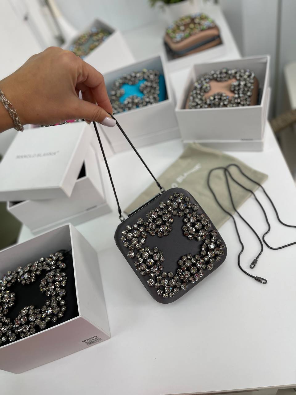 Клатч лимитированный Manolo Blahnik BP-17941 Клатч лимитированный Manolo Blahnik BP-17941