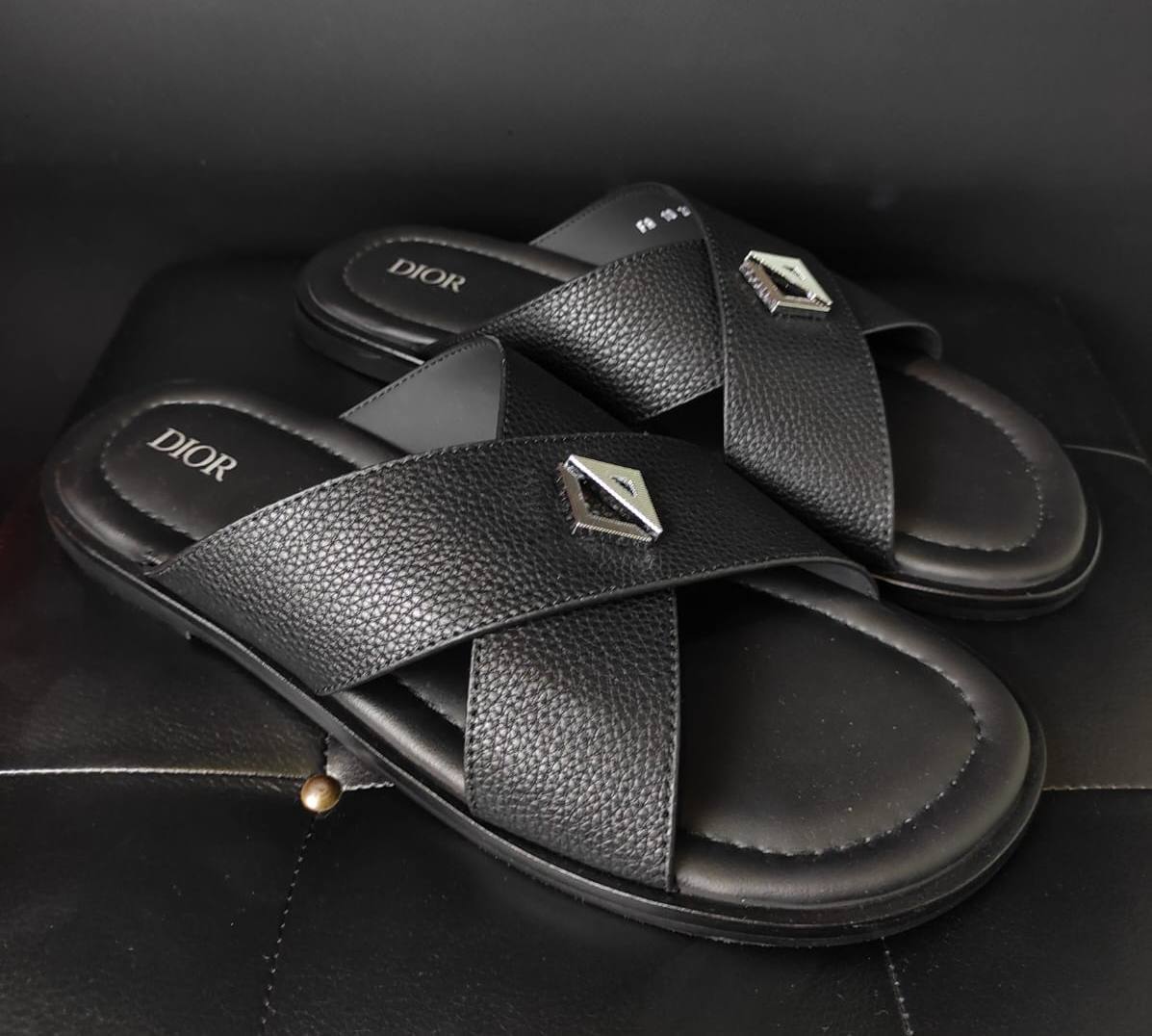 Дизайнерские шлёпанцы Christian Dior BP-37045 Дизайнерские шлёпанцы Christian Dior BP-37045