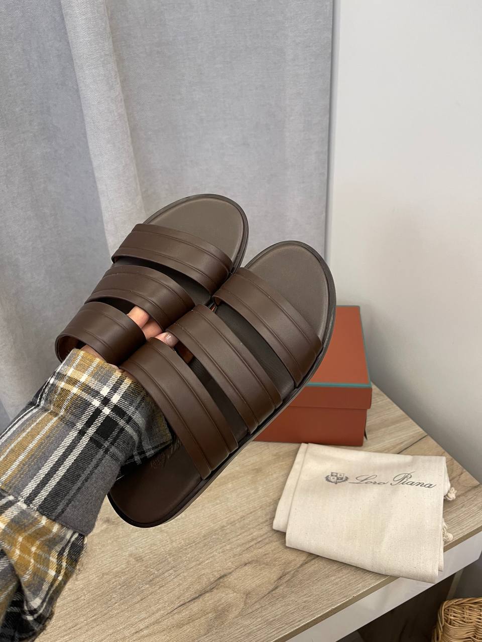 Премиальные шлепанцы Loro Piana BP-51312 Премиальные шлепанцы Loro Piana BP-51312